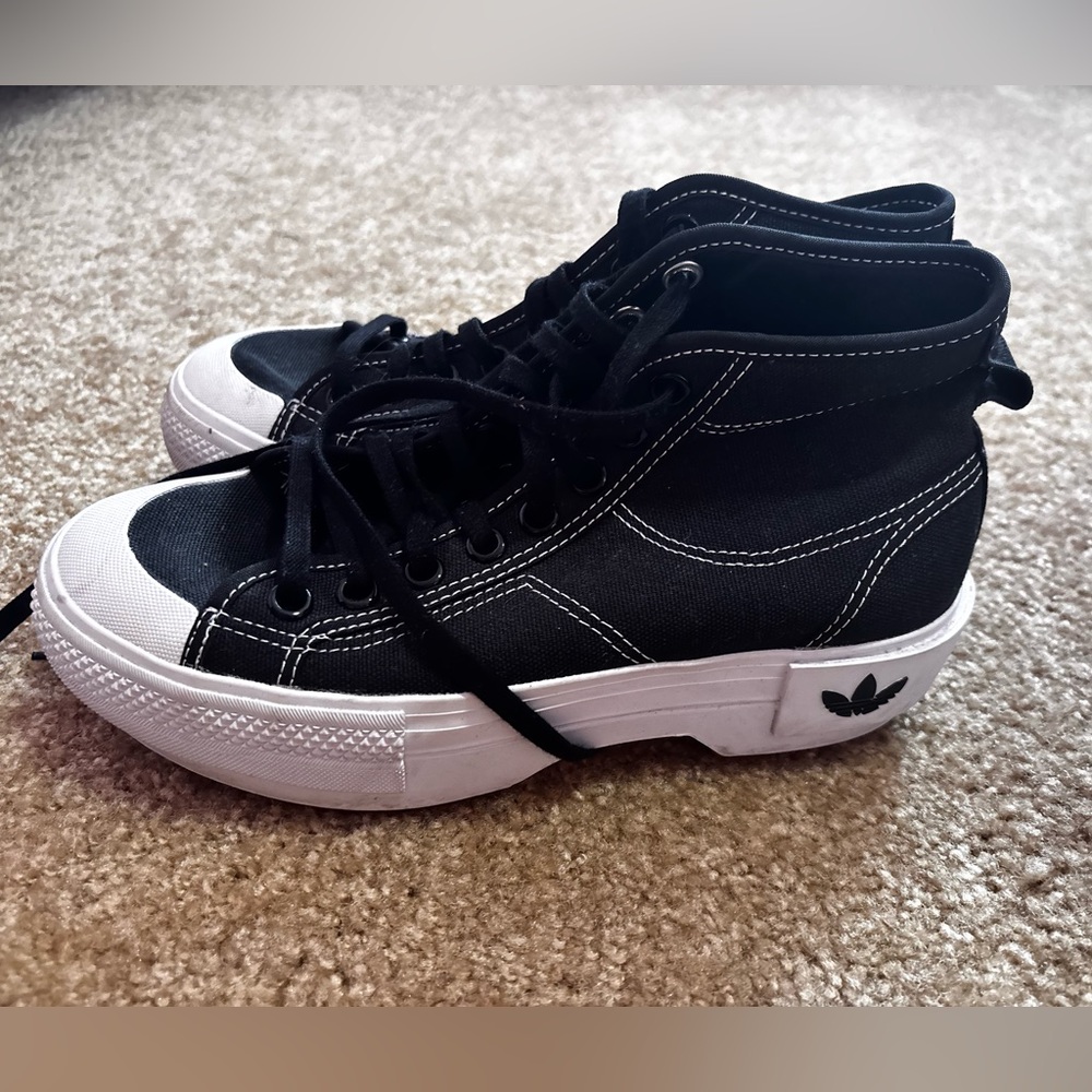 Adidas Women’s 7.5 Nizza Trek